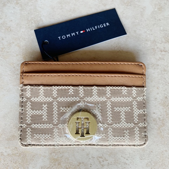 Tommy Hilfiger Handbags - NWT Tommy Hilfiger Slim Card Holder - Tan and Beige